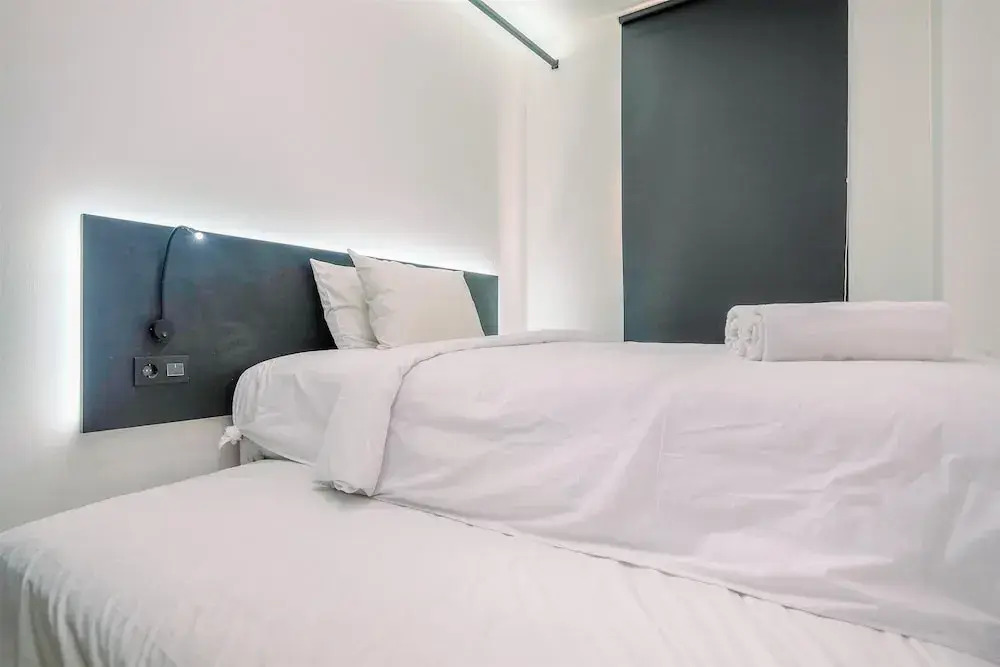 Luxury 2BR Apartment at Pejaten Park Residence with Bathtub