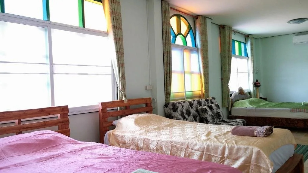 Heun Baan Rong Khun Resort