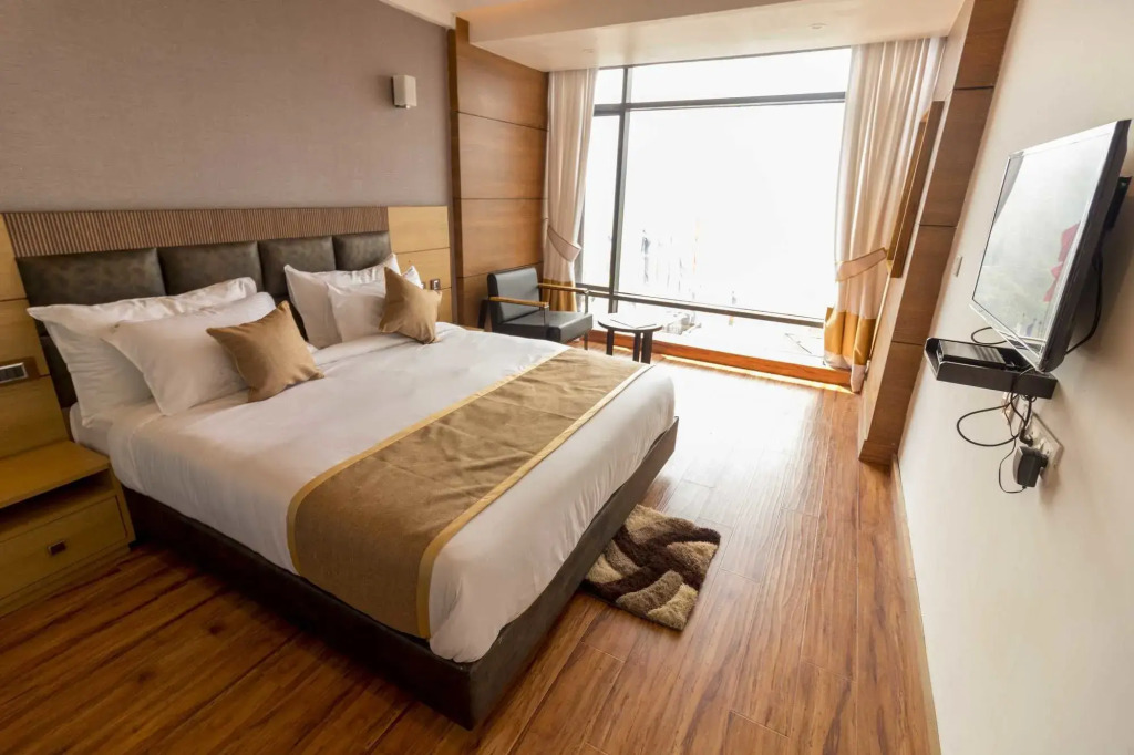 The Regal Hotel & Lounge