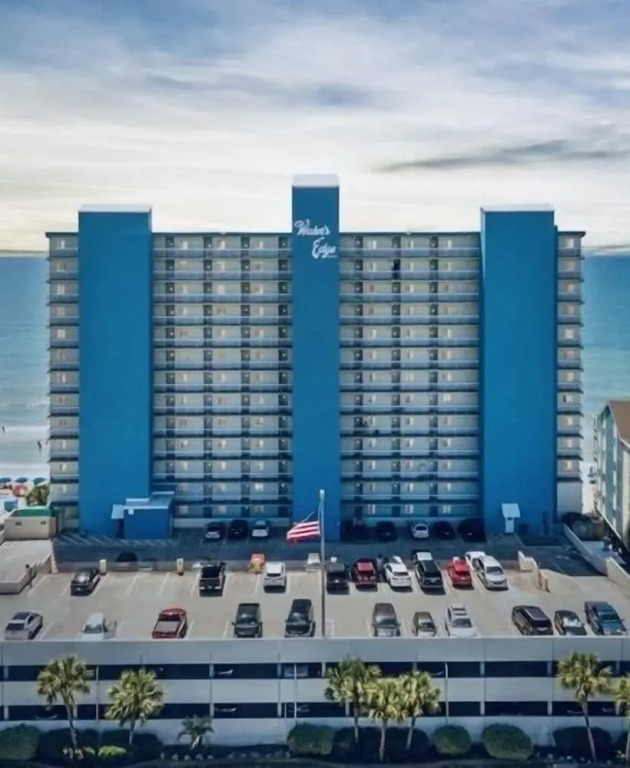 1009 Waters Edge Resort 1 Bedroom Condo by RedAwning