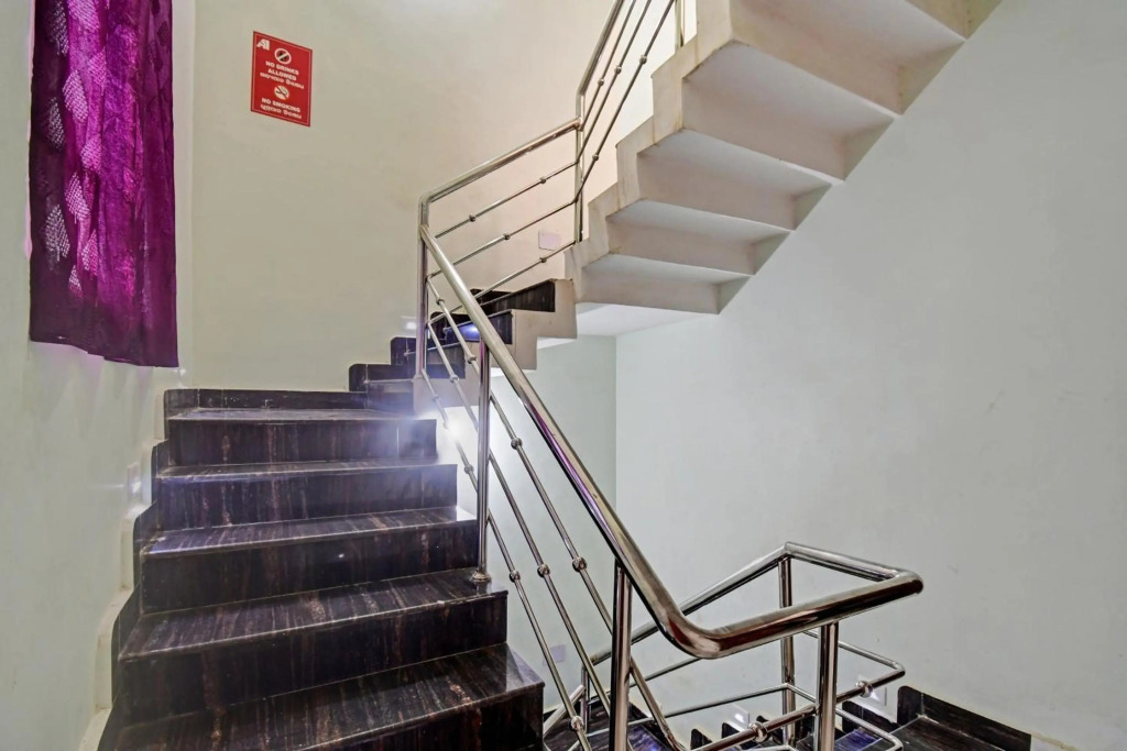 OYO Flagship 80664 Pratikshya A Residency