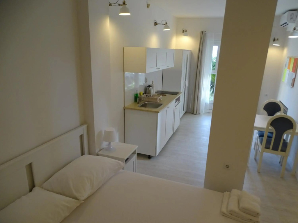 Job studio apartments
