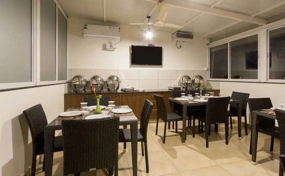 FabHotel Oakwoods Serai