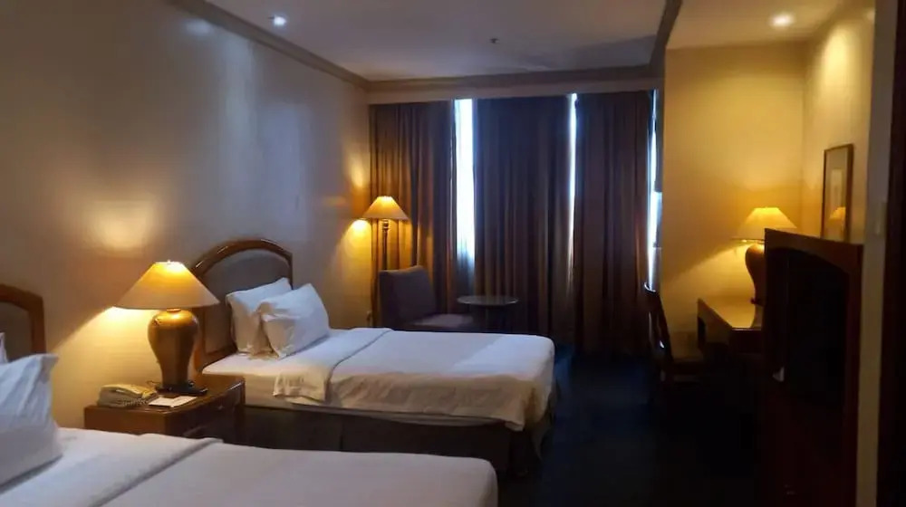 Capital O 914 Makati Palace Hotel