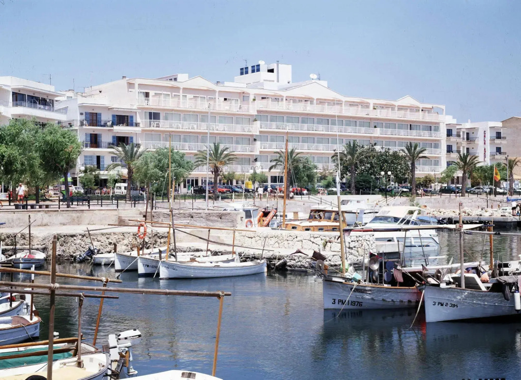 Catalonia del Mar