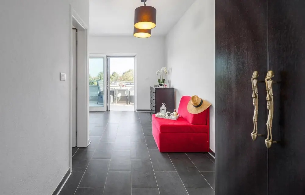 Awesome Home In Liznjan
