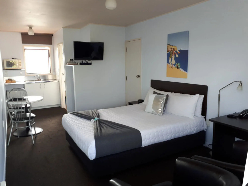 Albatross Motel