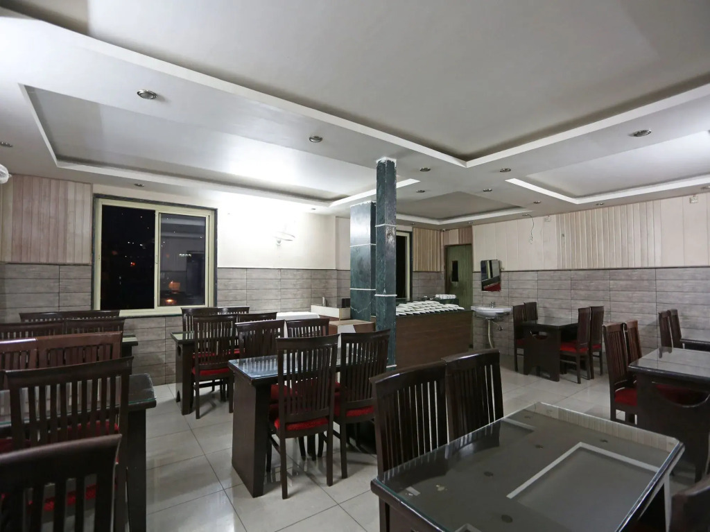 OYO 7358 Hotel Jagdish Residency