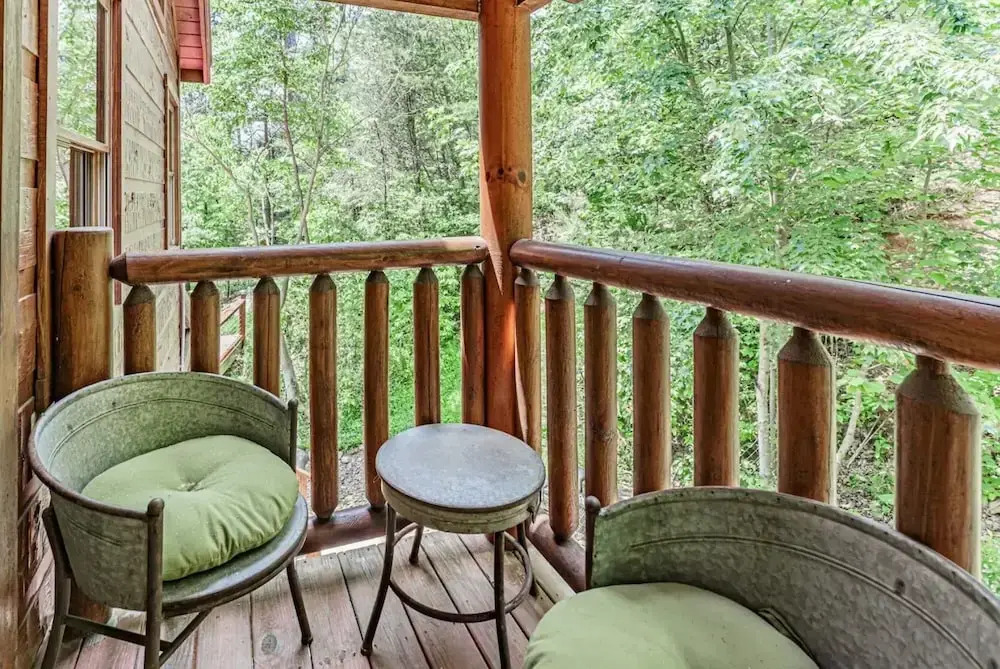 Powdermill Hill Cabin 3 Bedroom Cabin by RedAwning