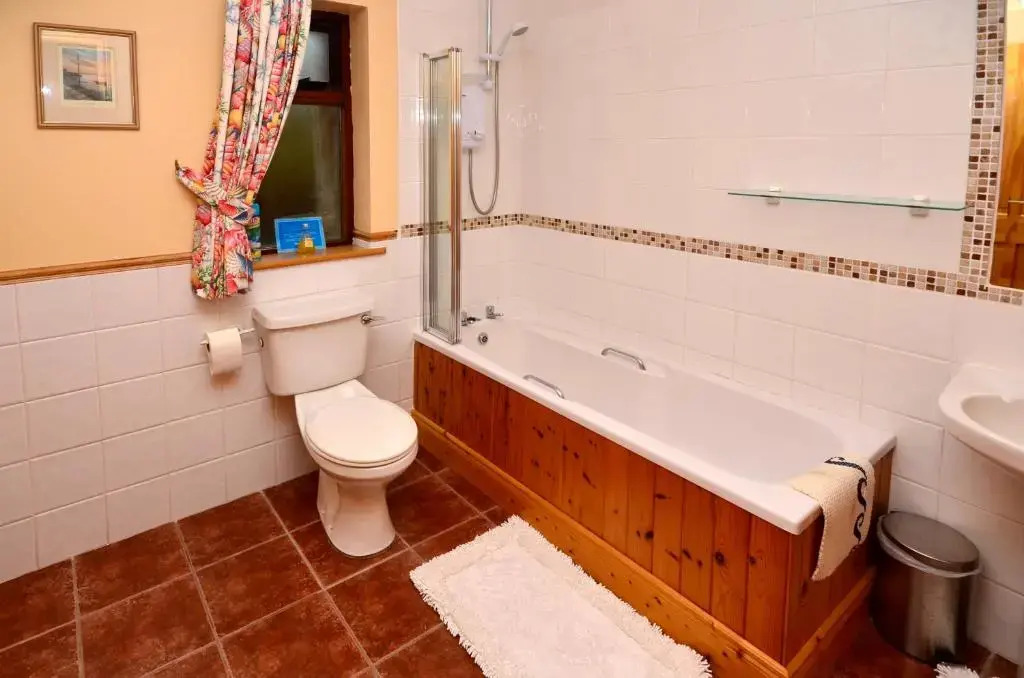Cottage 108 - Cleggan