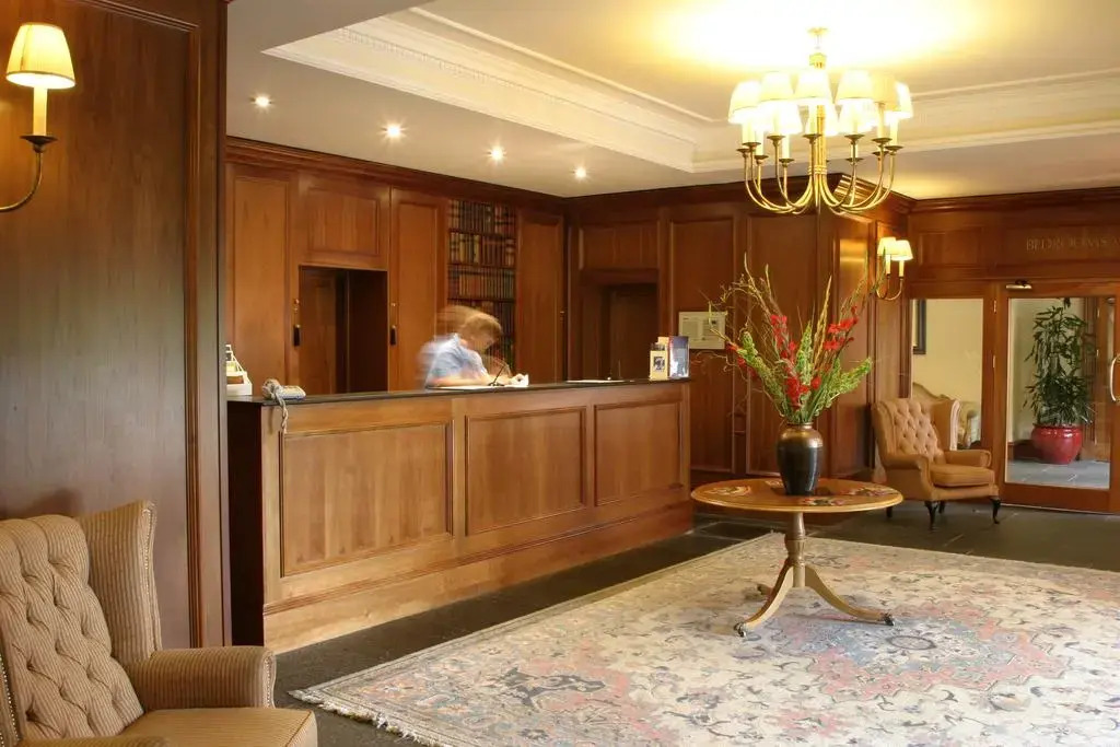 Muthu Newton Hotel