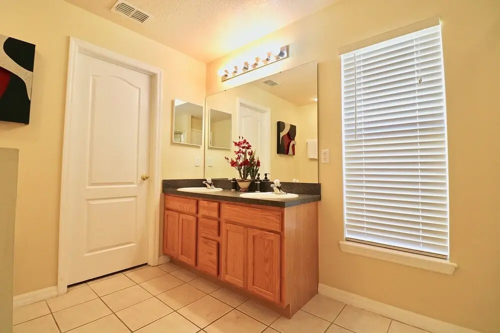 Ready to Relax? Cozy Home w/ South Facing Pool