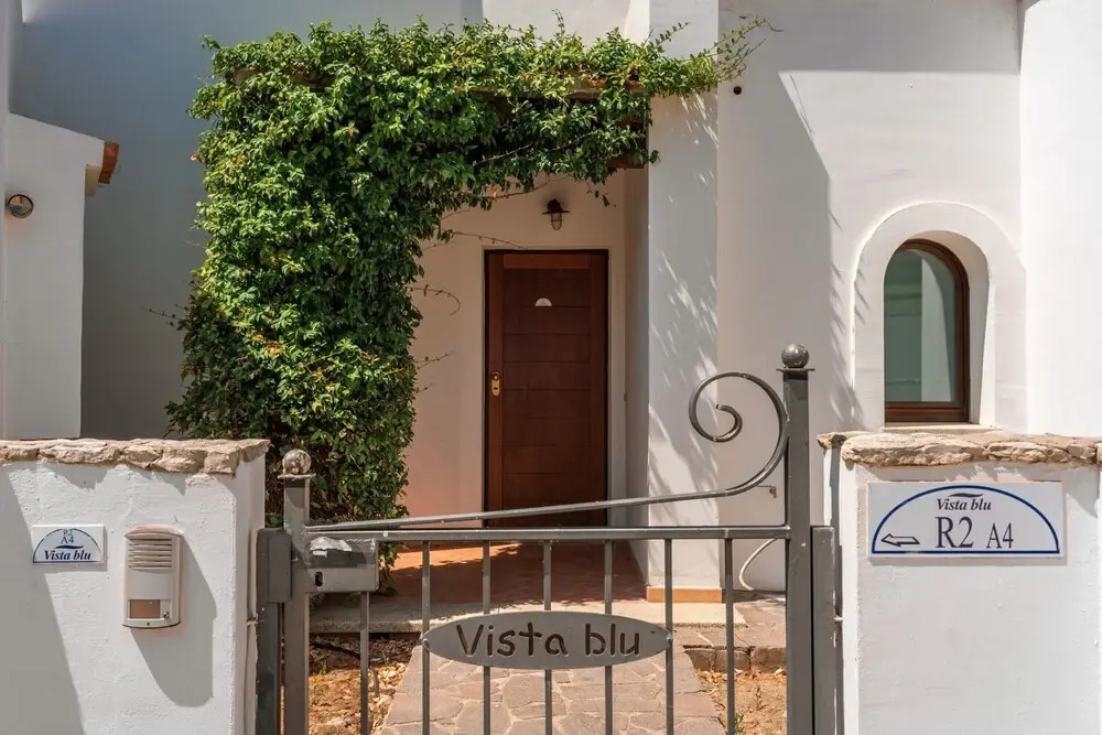 Vista Blu Villa With Shared Pool