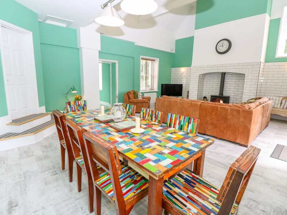 The Old Kitchens - Dog-Friendly Coastal Cottage, Isle of Wight, Near The Needles