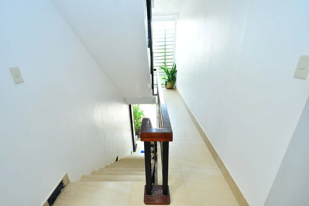 ZEN Rooms Station 1 White Beach