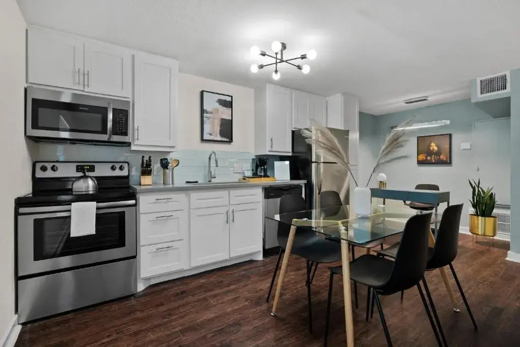 Abode Houston - Norfolk