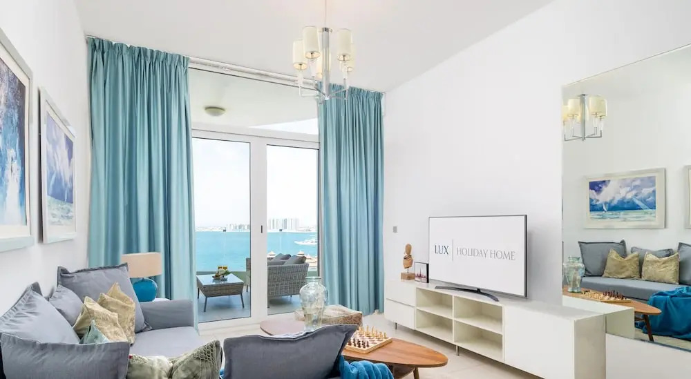 LUX Holiday Home - Royal Bay 1