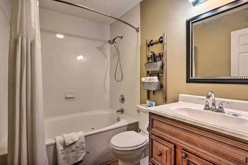 Pigeon Forge Condo w/ Balcony: 5 Mi to Attractions