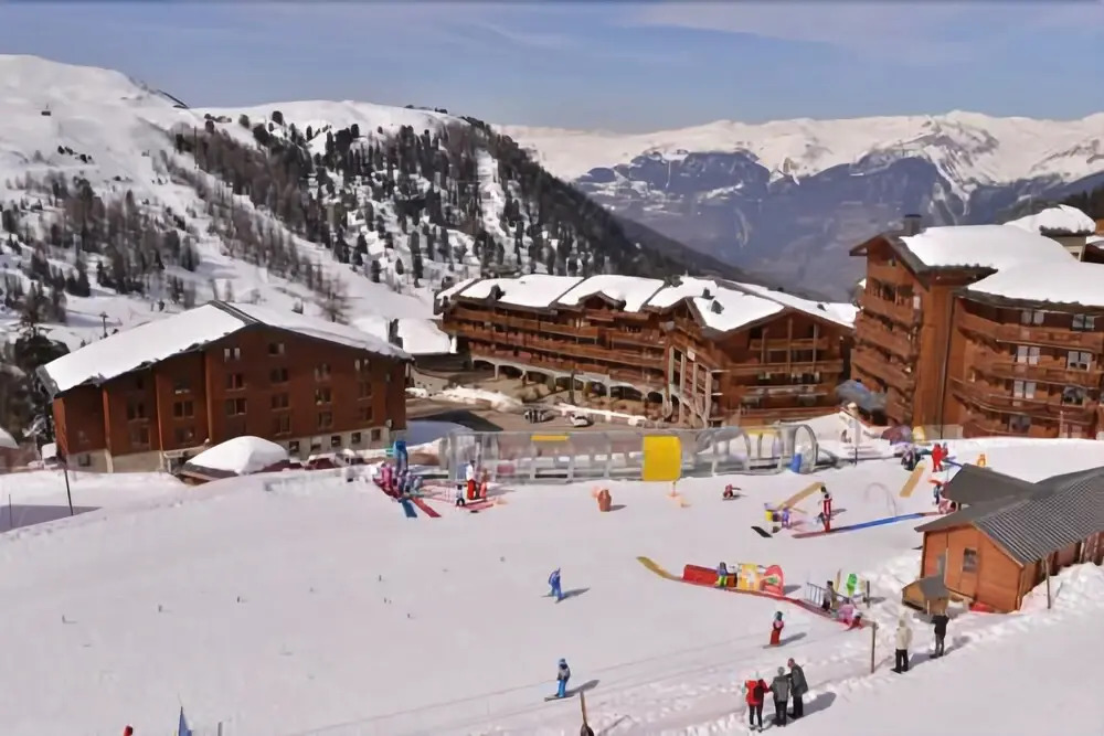 Belle Plagne Open Plan Studio, on Slopes for 4 People of 28 mÂ² Lc510