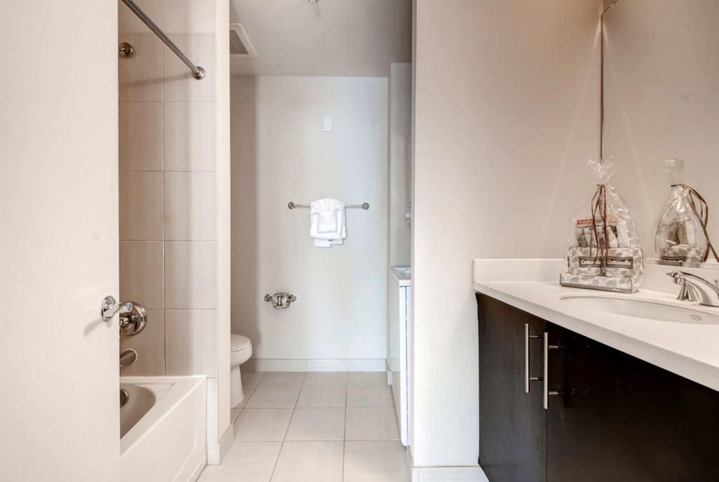 Global Luxury Suites at The White House