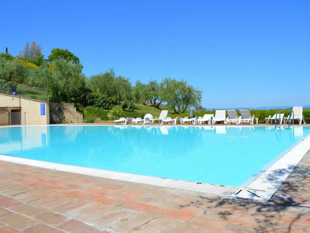 Apartment in Medieval Village, Splendid Panoramic View, Shared Swimming Pool