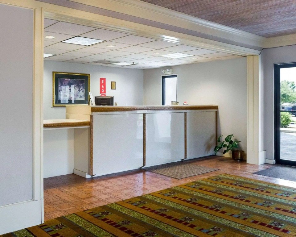 Econo Lodge Canton I-55