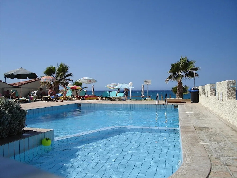 Apartment for 4 Persons, Swimming Pool, Near the Beach