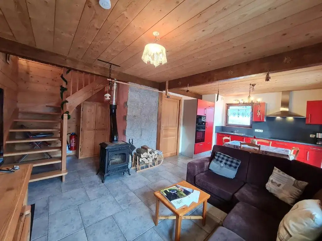 Chalet chaleureux face aux pistes, proche Gérardmer, idéal pour famille, balcon et terrasse - FR-1-589-182
