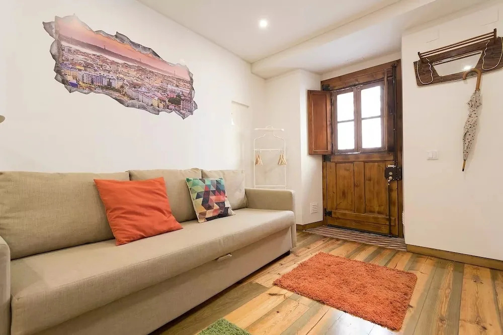 Cozy Apartments in Heart of Lisbon Bairro Alto