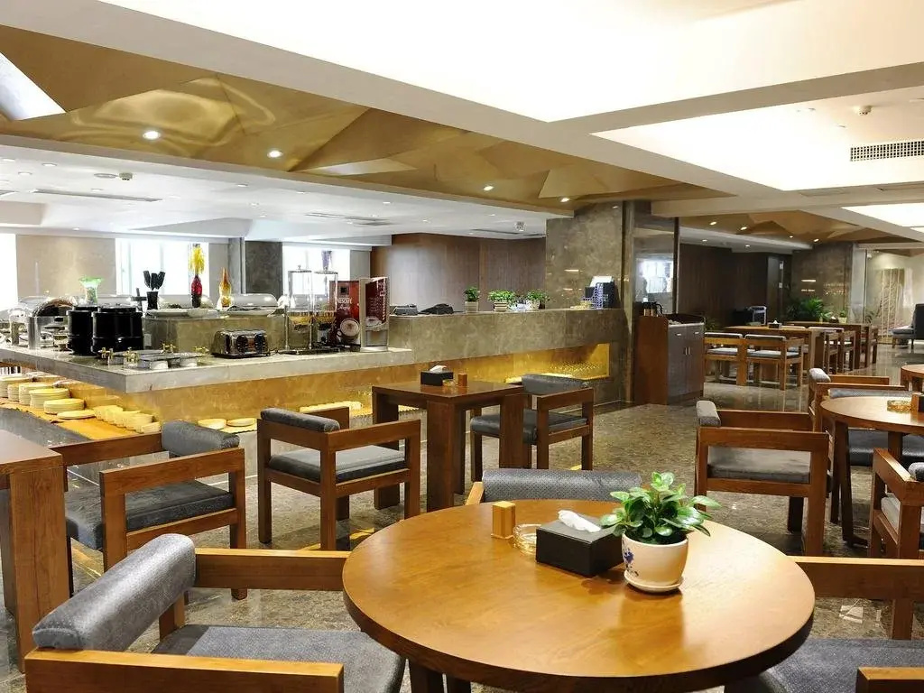 Yannian Huijing Hotel