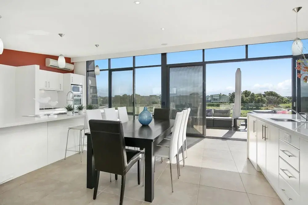 Fabulous Home With Swimming Pool