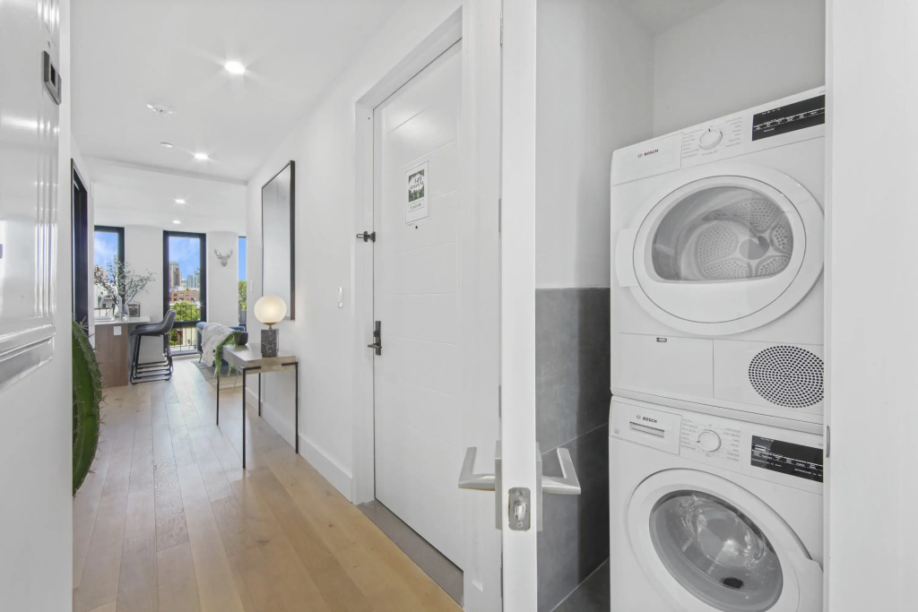 149BK-601 NEW PH 2BR-2Bath Private Rooftop W D