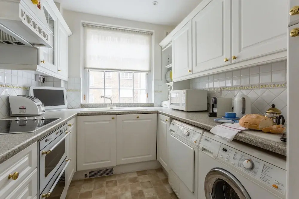 Traditional 2BR Flat in Marylebone
