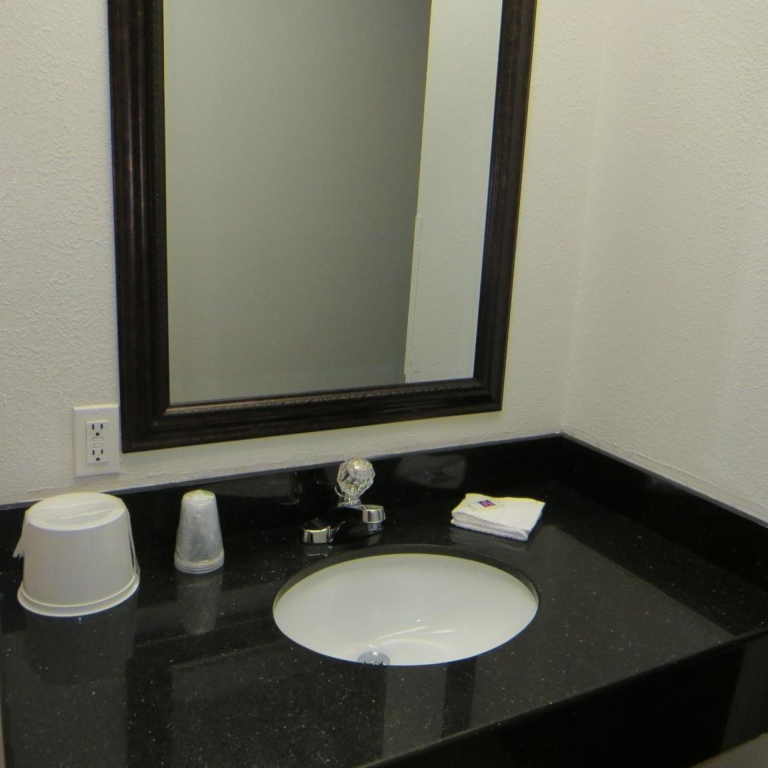 Motel 6-Lawrence, KS