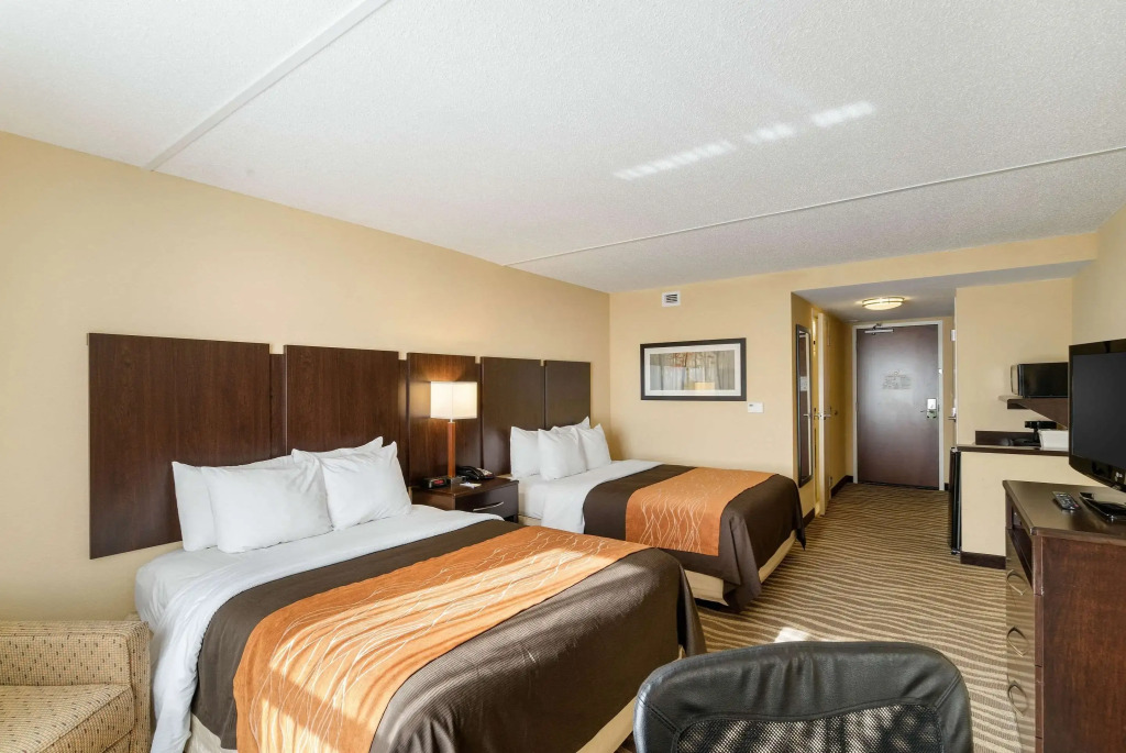 Comfort Inn & Suites Lexington Park near Pax River