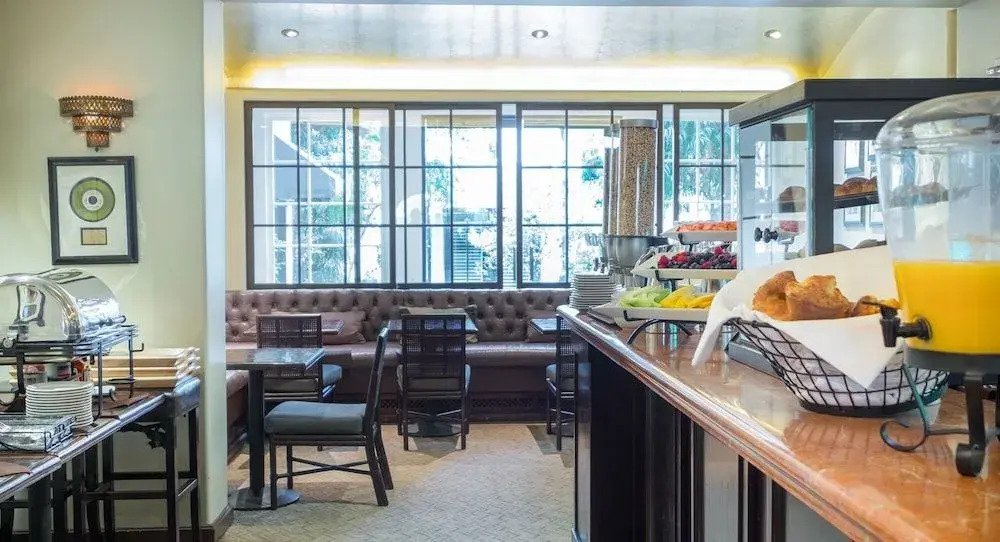 Cypress Inn Carmel-by-the-Sea