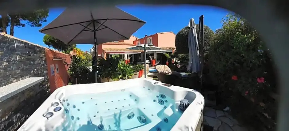 Hébergement Chambre D'Hôtes Grau Du Roi Mas Des Marines Piscine Adult Only