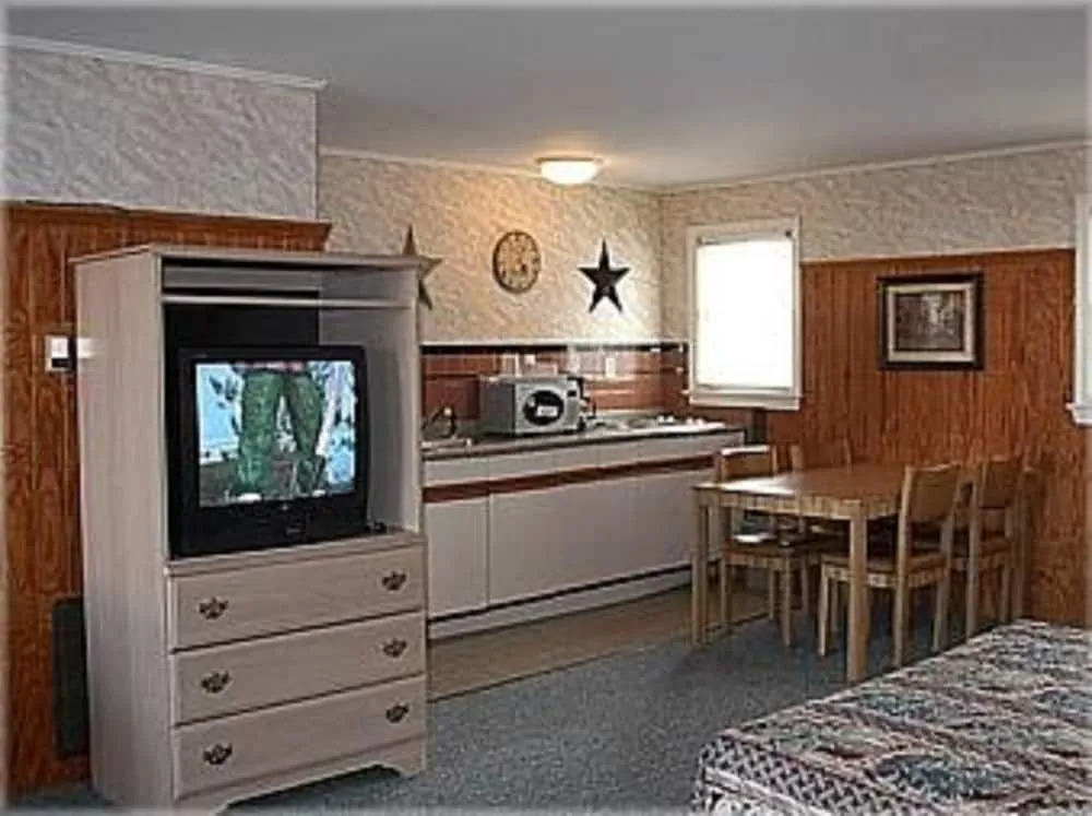 Pelican Point Motel
