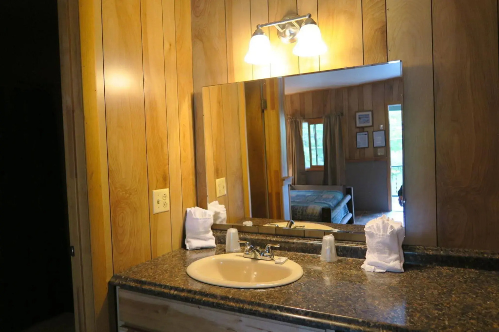 Forest Hill Lodge & Cabins