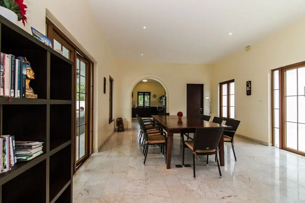Luxury 5 Bedroom Villa in Beautiful Banyan Resort