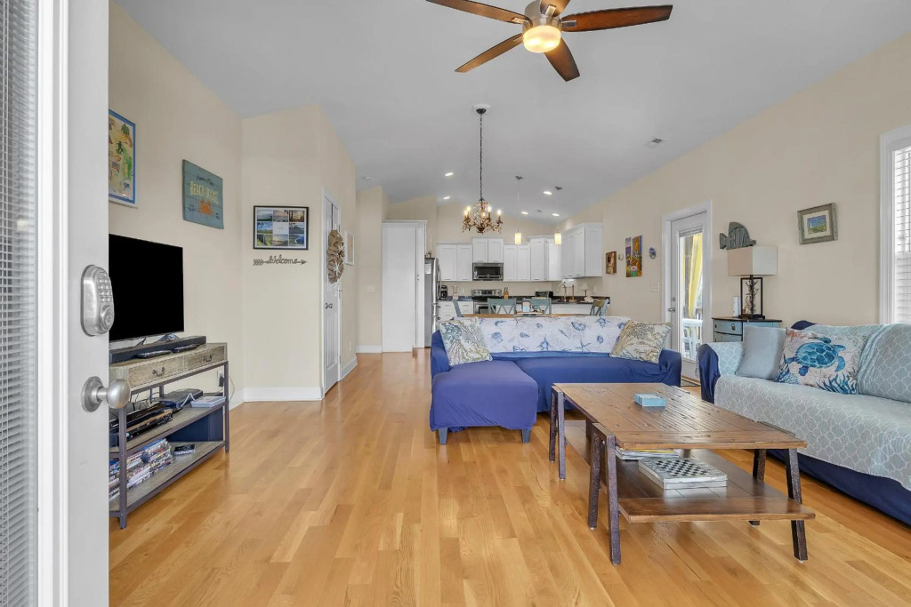 Bonne Mer by Oak Island Accommodations