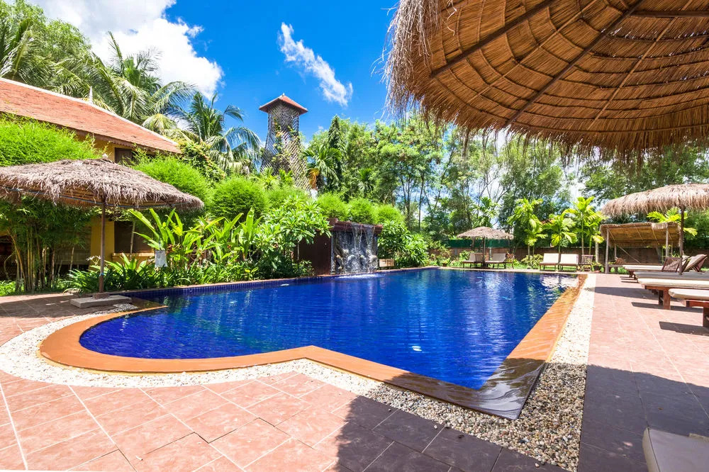 The Pool and Palm Villa