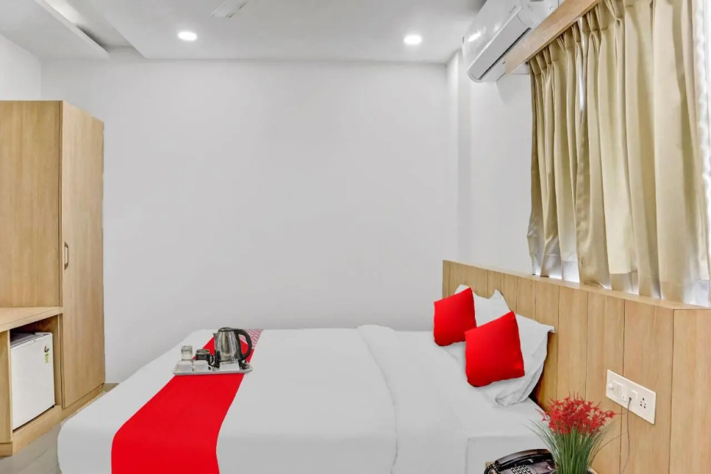 OYO Flagship 87781 Hotel Bluemoon