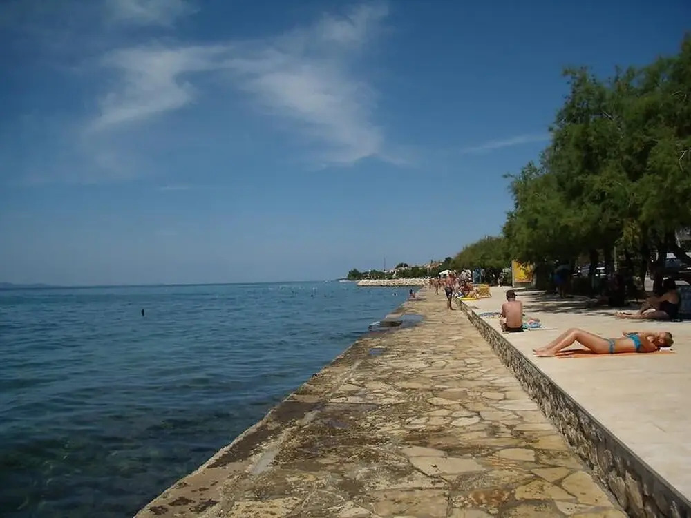 Family Ground Floor Apartment, Close to the Beach