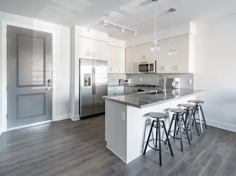 1br Luxury Apartment | Heated Pool by Wanderjaunt