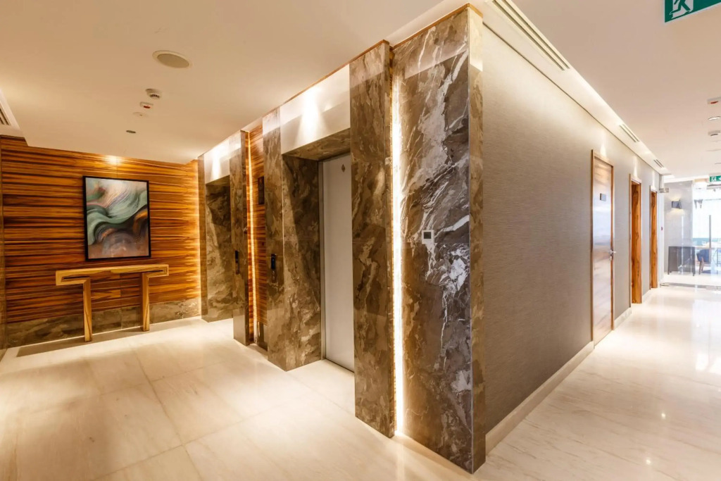 S19 Hotel-Al Jaddaf Metro Station