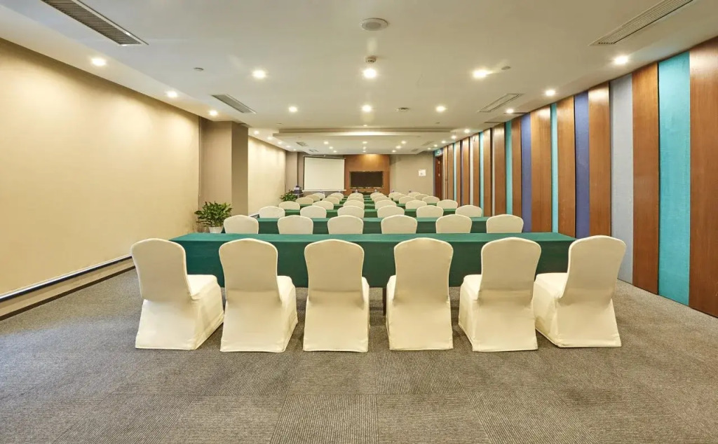 Holiday Inn Express Nanjing Xuanwu Lake by IHG
