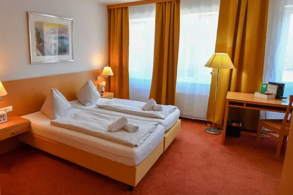 RoomRent55