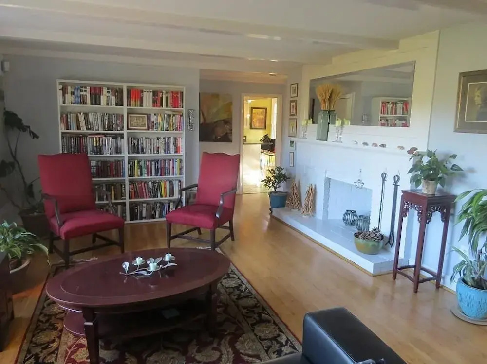 76 Indian Hill Road North - Three Bedroom House