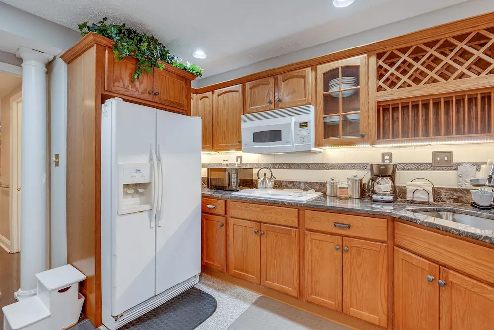 Owings Mills Apartment - 13 Mi to Maryland Zoo!